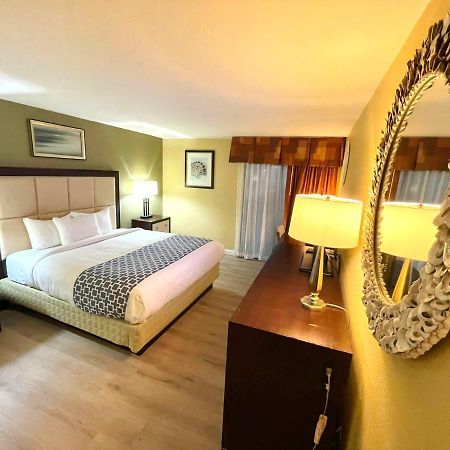 Hutchi Bell Hotel South Hutchinson Kültér fotó