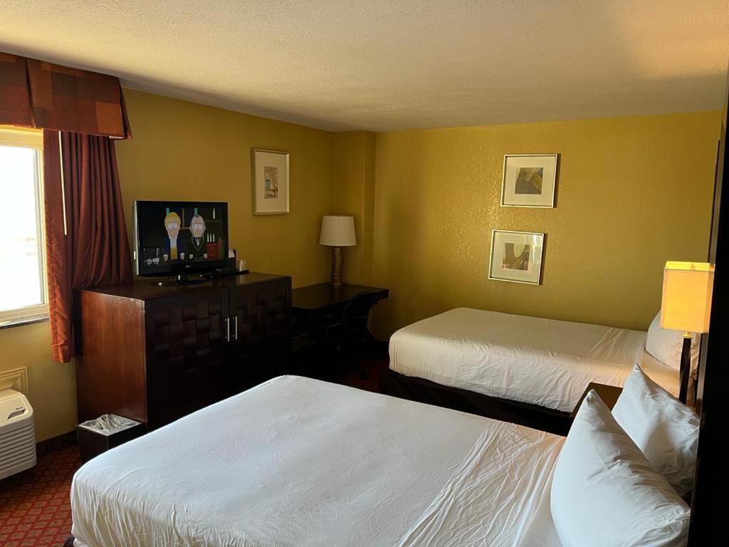 Hutchi Bell Hotel South Hutchinson Kültér fotó